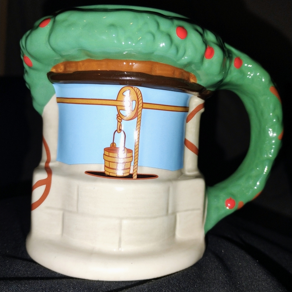 Snow White Themed Mug with Green and Cream Colors - Picture 2 of 8